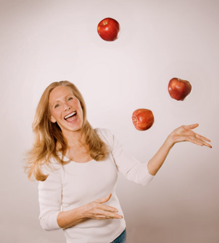 Nancy apples in air